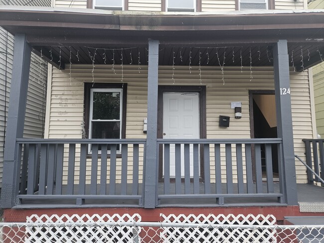 Building Photo - 124 Lyon St