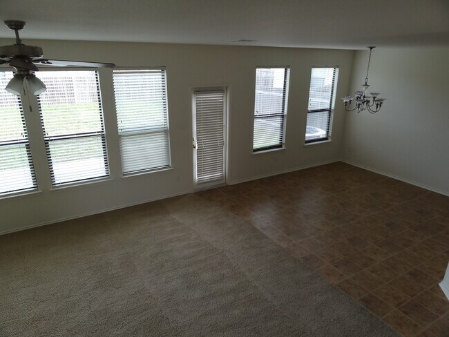 Building Photo - Beautiful Home in Pflugerville