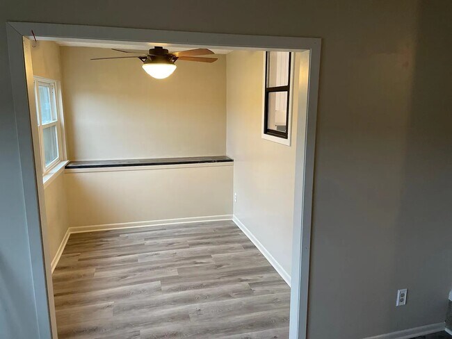Building Photo - 1406 Westbrooke St