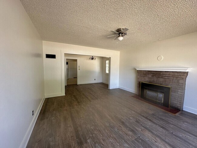 Foto del edificio - 2024 Darrow Ave