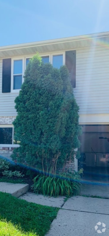 Building Photo - 2658 Chesapeake Dr