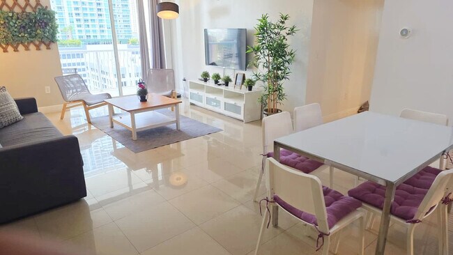 Foto del edificio - 1 SE 12th St