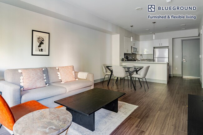 Foto del edificio - 1800 Lacassie Ave