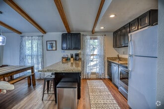 Building Photo - 26 N Debonaire Ct