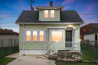 Building Photo - 5275 N 34th St