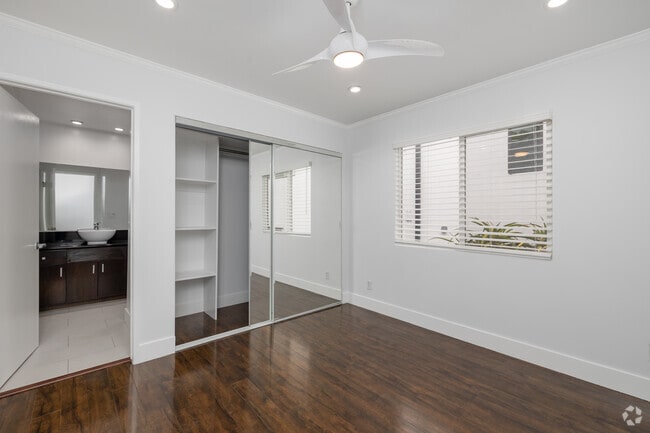 1BD, 1BA - 700SF - Bedroom - Primrose Terrace