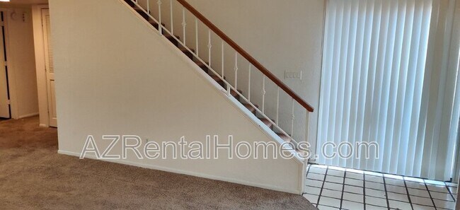 Foto del edificio - 819 N College Ave