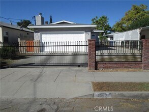 Building Photo - 852 N Davidson Ave