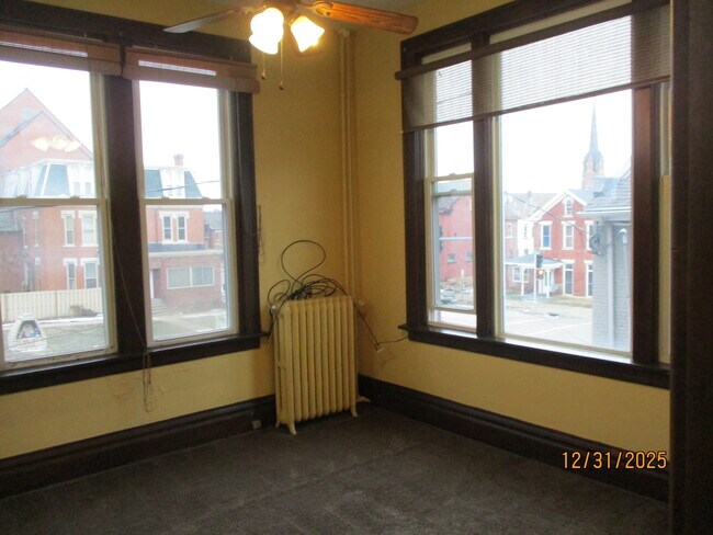 Building Photo - 140 Loras Blvd