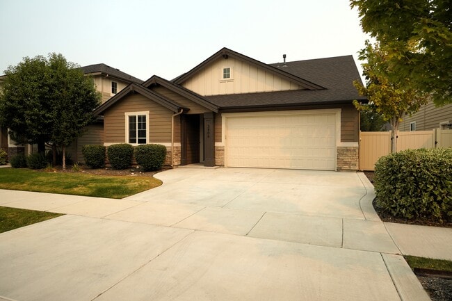 Building Photo - 3406 E Girdner Dr