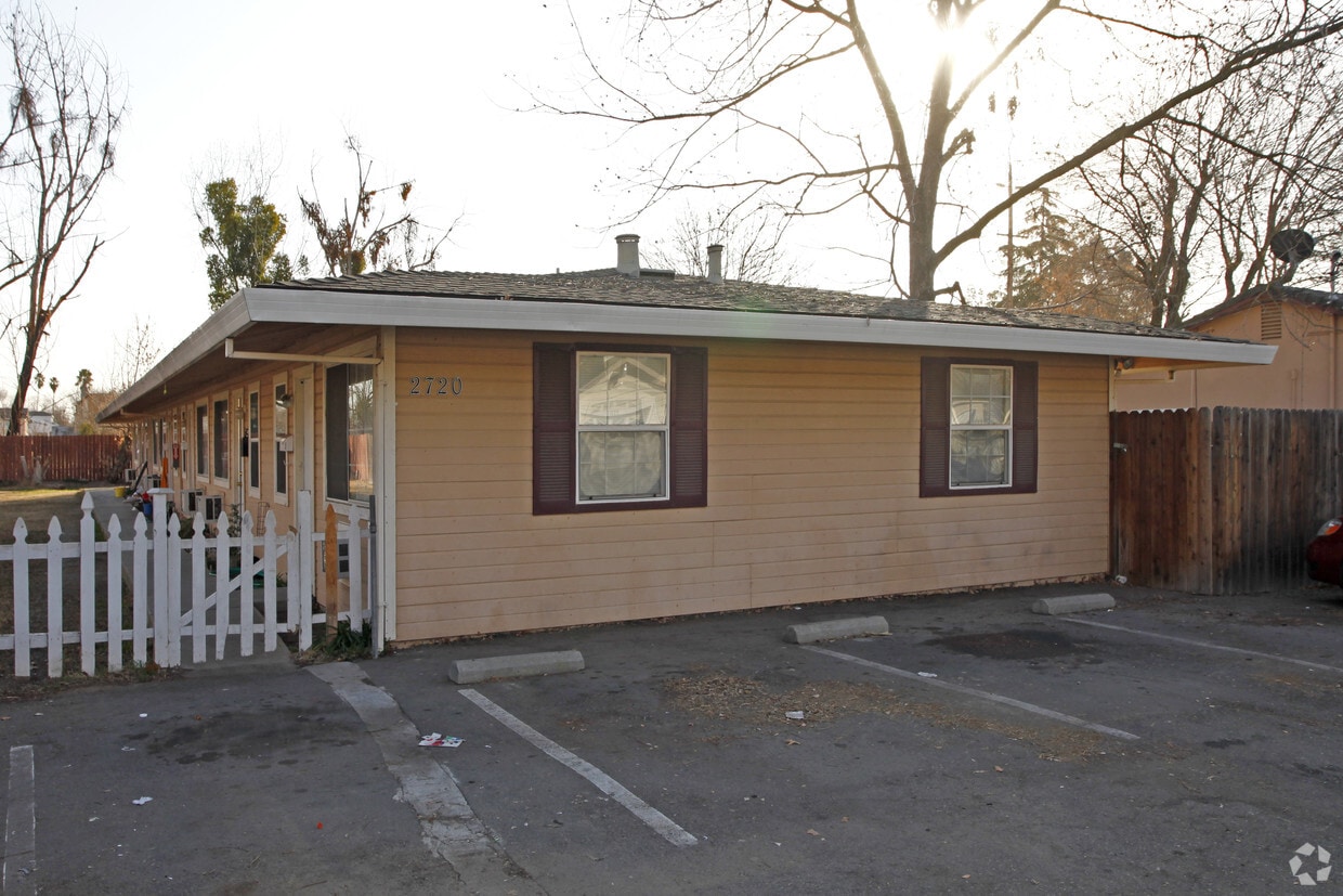 Primary Photo - 2720 Forrest St