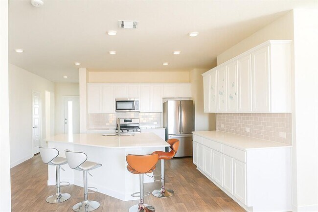 Foto del edificio - 3013 Louris Ln