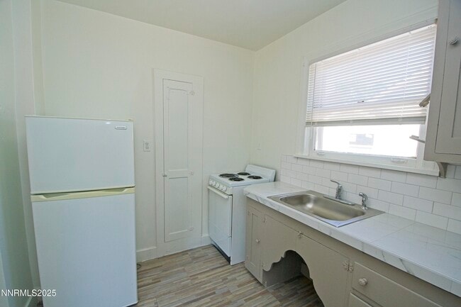 Building Photo - 60 Boyd Pl
