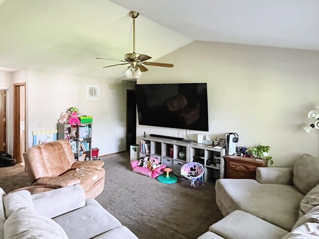 Foto del edificio - 800 98th Ave NW