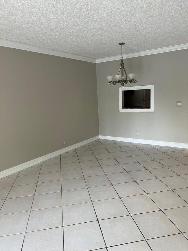 Building Photo - 2700 Casita Way