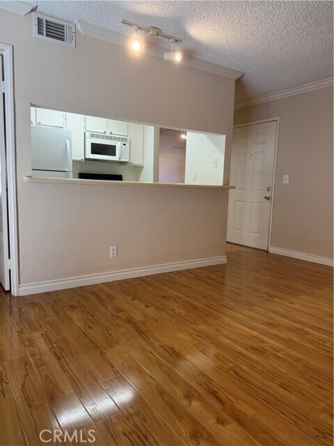 Foto del edificio - 10655 Lemon Ave