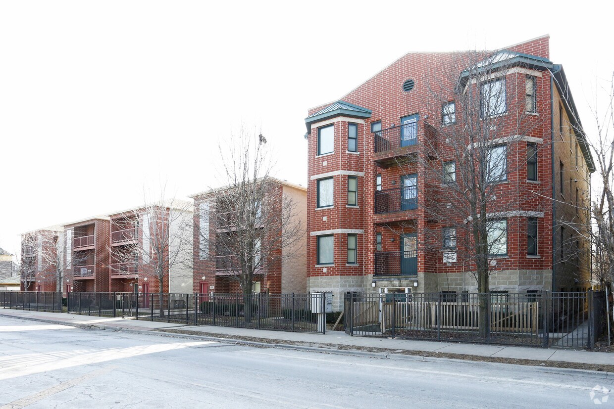 Foto principal - Normal Parkway Homes
