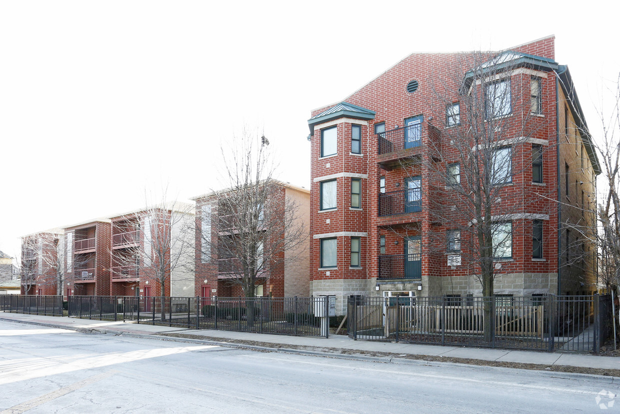 Primary Photo - Normal Parkway Homes