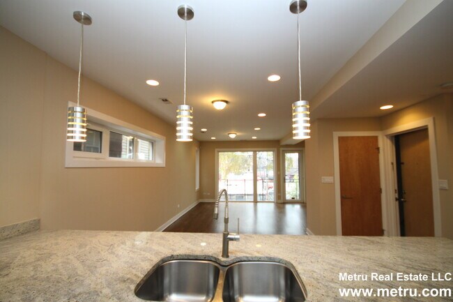 Building Photo - 3525 N Reta Ave