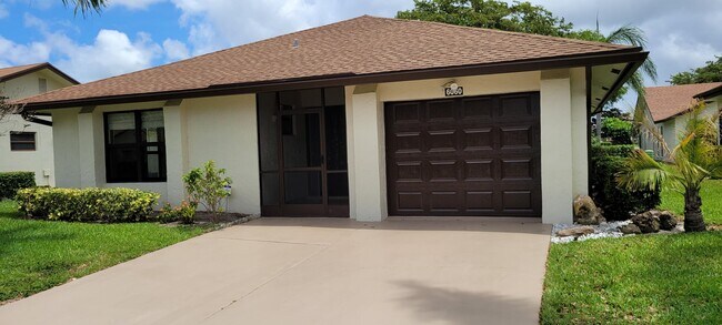 Foto del edificio - 6060 Baywood Ln