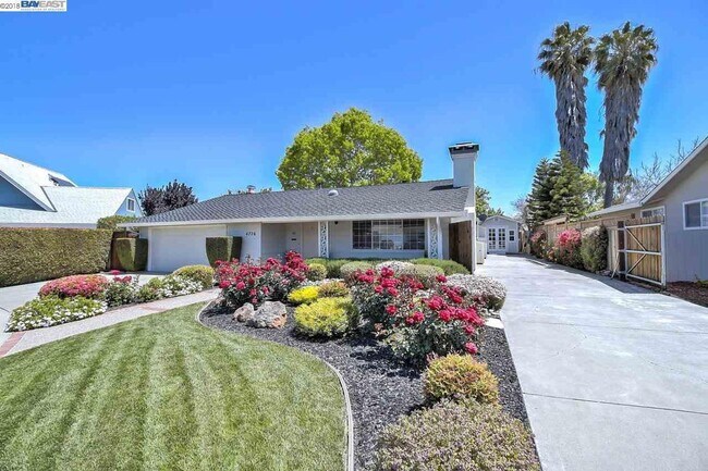 Building Photo - 3 br, 2 bath House - 4726 Wadsworth