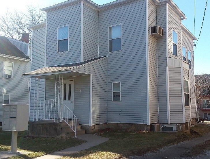 Primary Photo - 317 S Johnson St