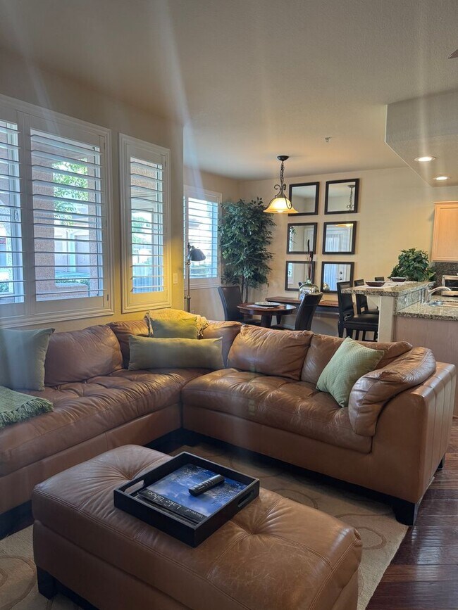 Foto del edificio - WOW-Factor Alert: Fully Furnished & Remodeled 2BD/2BA First Floor Condo in Wingfield Springs!