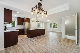 Building Photo - 4501 E Kentucky Cir