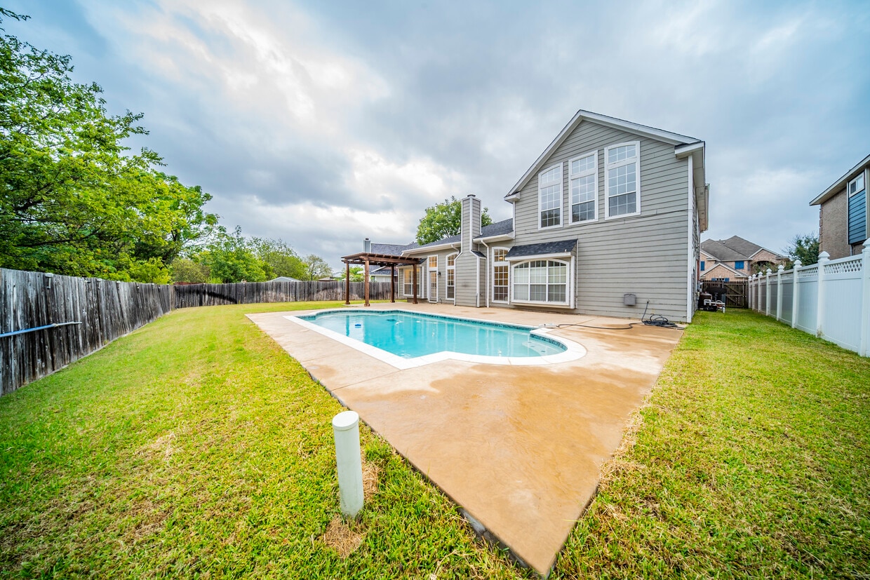 4505 Creekside Dr, Haltom City, TX 76137 House Rental in Haltom City