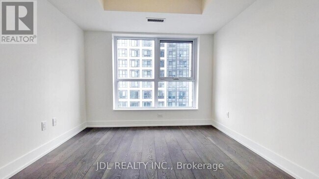 Photo du bâtiment - 5 Mabelle Ave