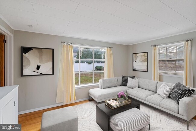 Building Photo - 1206 Sylvan Dr