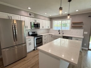 Building Photo - 1742 S Hall