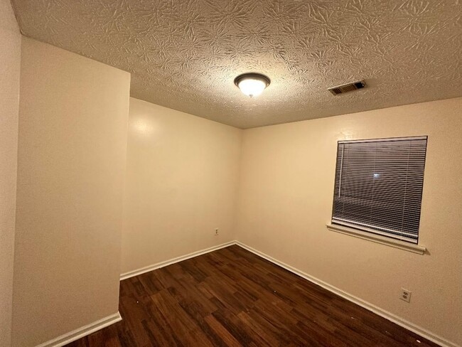 Building Photo - 630 Catrina Ct