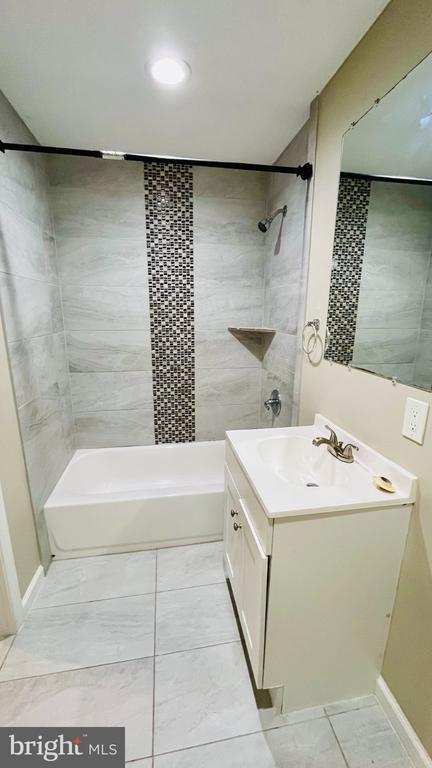 Foto del edificio - 14684 Cloverdale Rd