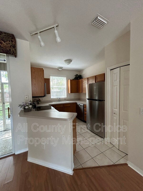 Building Photo - 13531 Forest Lake Dr