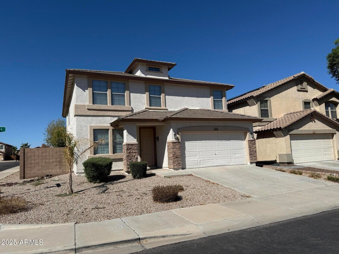Foto principal - 11752 W Foothill Dr