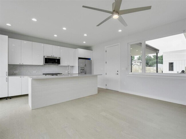 Foto del edificio - 313 Blackson Ave