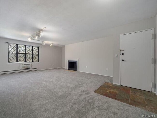 Foto del edificio - 391 Sierra Vista Ln