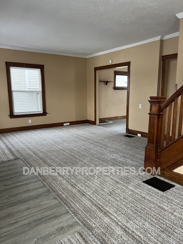 Foto del edificio - 2416 Lawton Ave