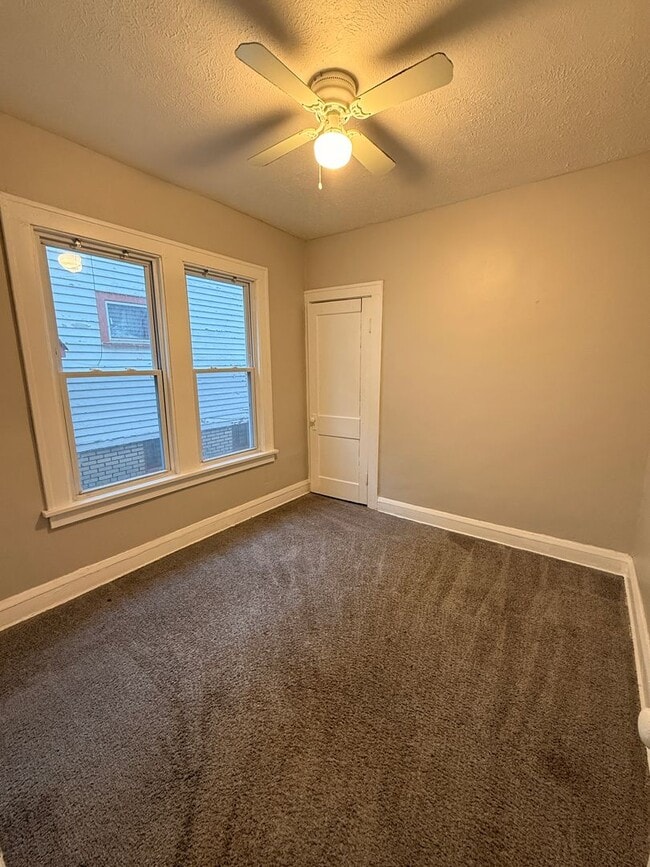 Foto del edificio - 3645 E 146th St