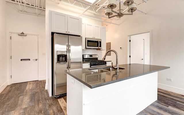 Foto del edificio - 460 Coventry Ln