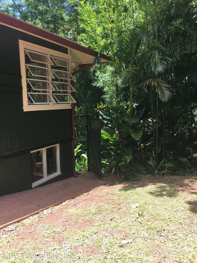 Building Photo - 2752 Waiomao Rd