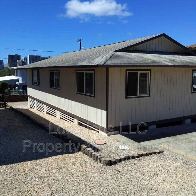 Building Photo - 3258 Paliuli St