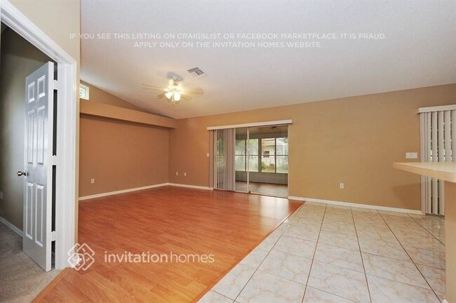 Foto del edificio - 5430 Los Palos Dr