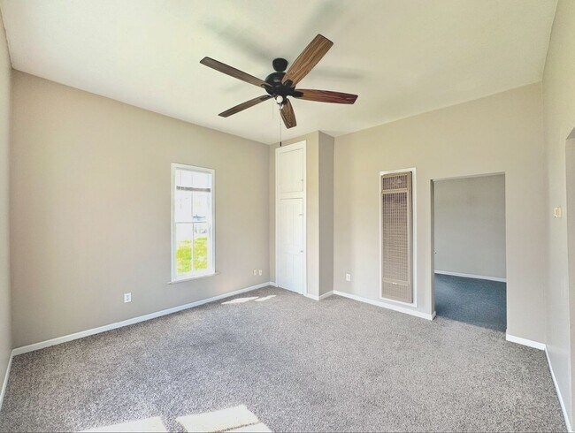 Foto del edificio - One Bedroom House Close to Campus!!