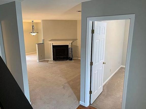 Primary Photo - 2030 Silverbrook Dr