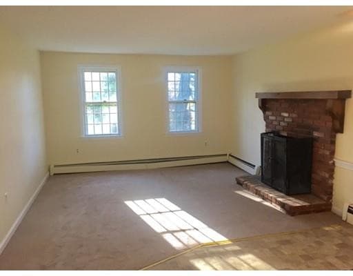 Building Photo - 15 Erikson Ln