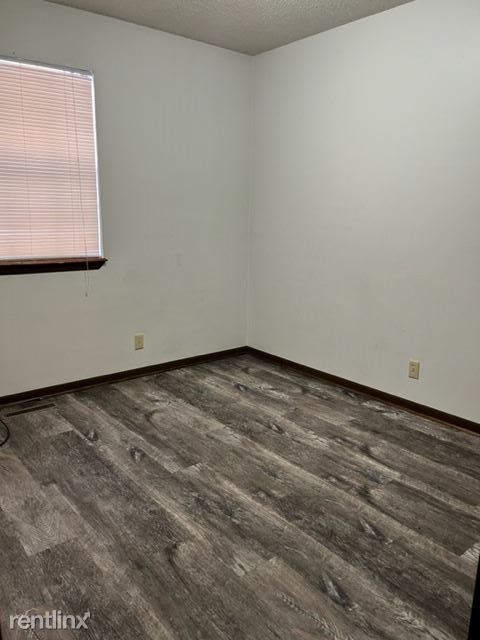 Building Photo - 2 br, 1.5 bath House - 2929 E Zora St