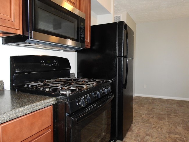 Building Photo - 6610 Stana Dr