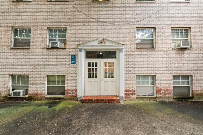 Foto del edificio - 3009 Barclay Manor